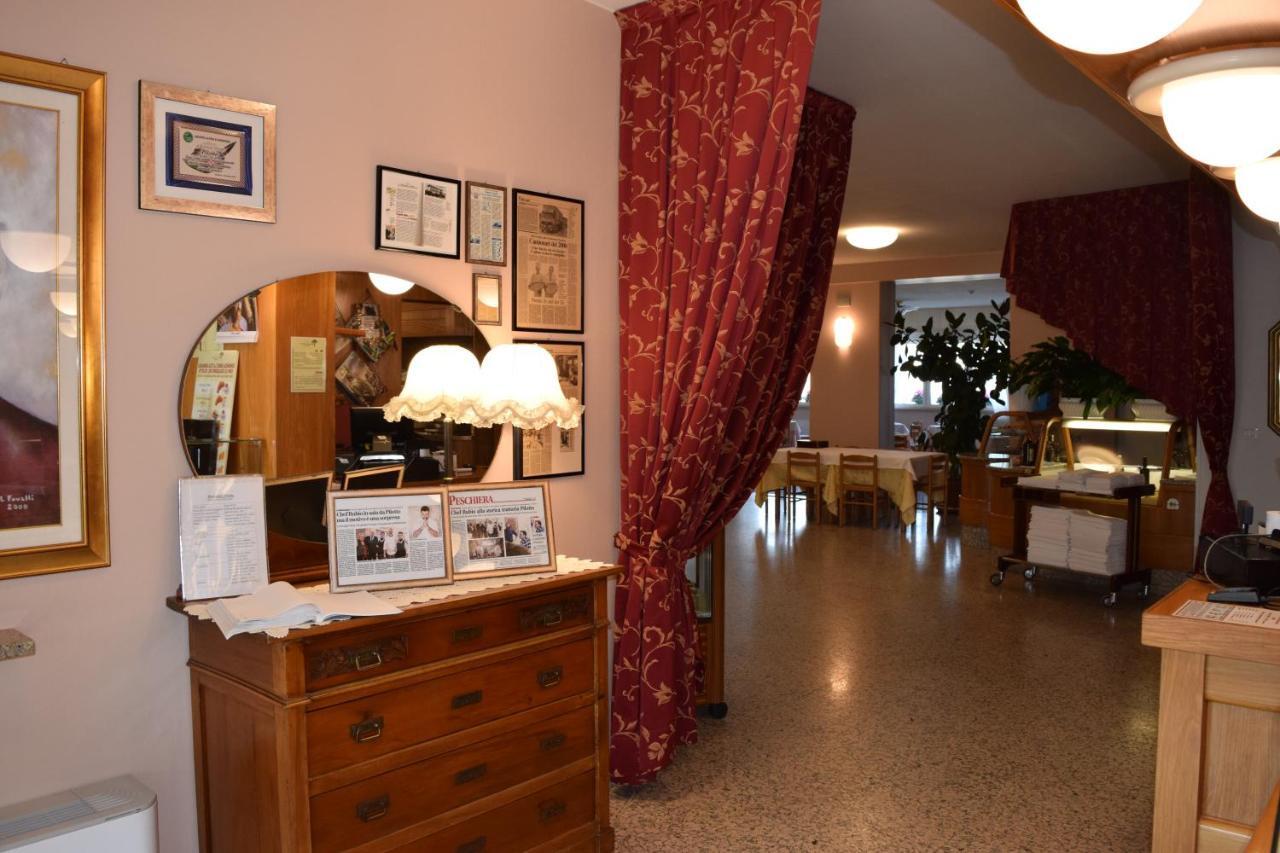 Hotel Pilotto Пескиера дел Гарда Екстериор снимка